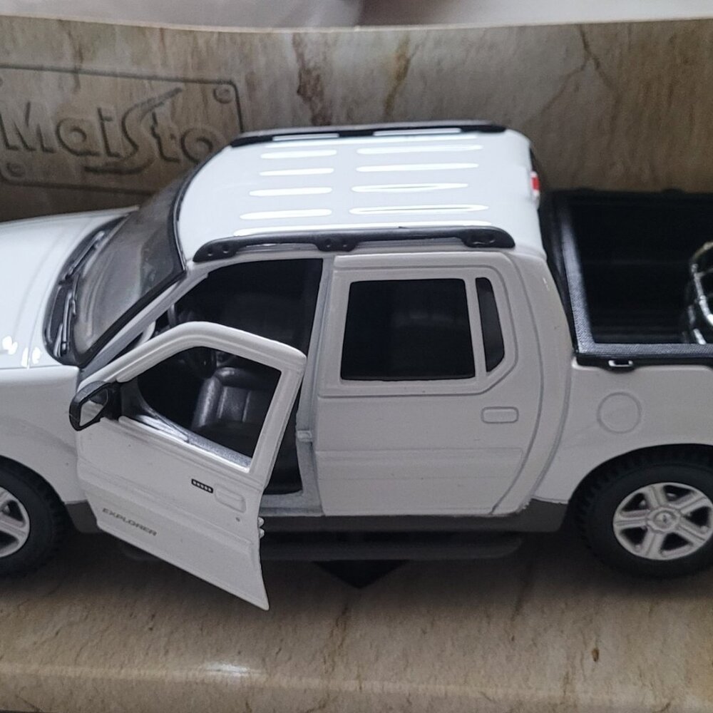 Vintage Maisto Special Edition 2000 - Ford Explorer Sport Trac 1:25